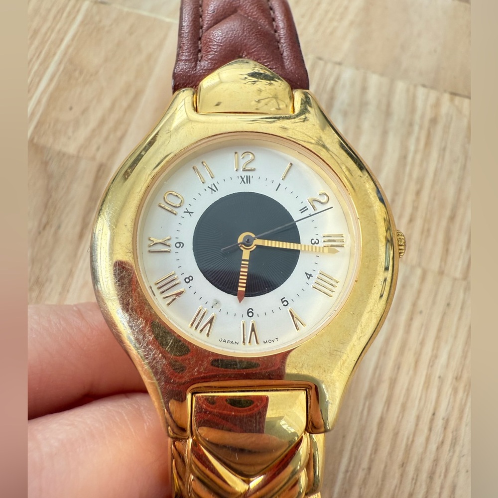 Lafayette gold tone brown leather watch NEW BATTERY